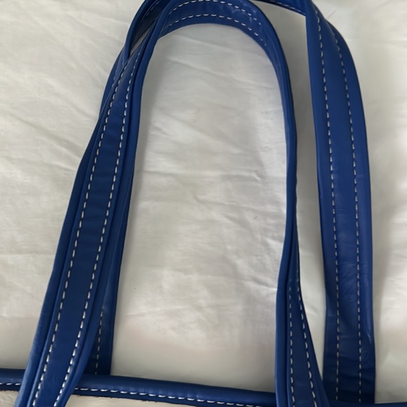 Blue, green and white shoulder bag. - Picture 4 of 5